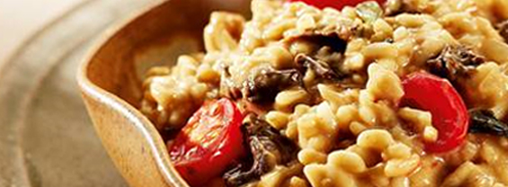 RISOTO DE FUNGHI, TOMATINHOS E SÁLVIA
