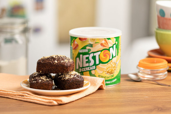 Brownie proteico com Neston